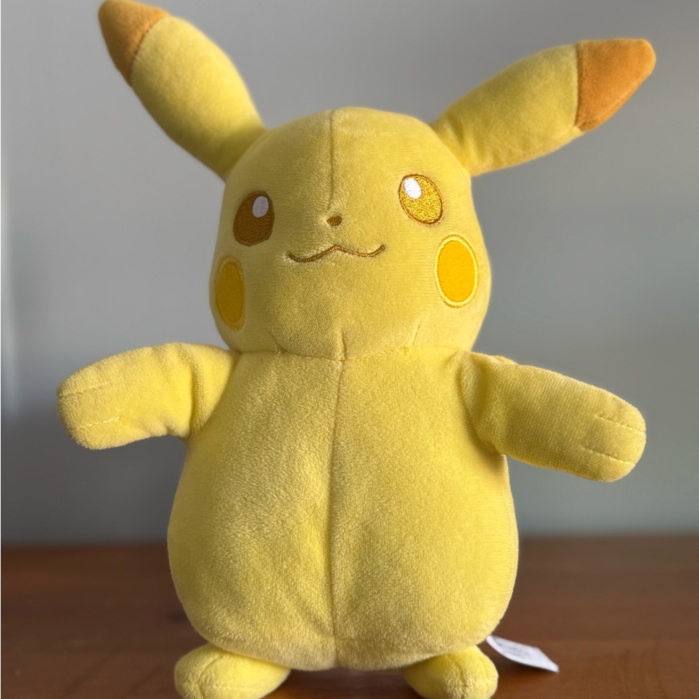 Wicked Cool Toys, Pokemon Pikachu Select Plush, Shiny Holo Yellow, 2020 Version